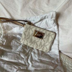 Micheal Kors Wristlet